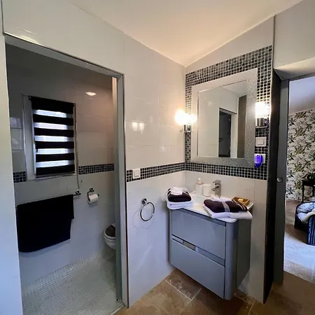 Gite des Estelles Axel avec espace Jacuzzi Cavaillon Extérieur photo