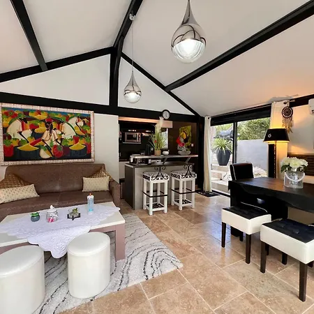 Gite des Estelles Axel avec espace Jacuzzi Cavaillon Extérieur photo